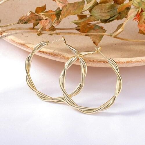 Fashion Hoop Earrings For Women Alloy Ear Post Earrings Gold Circle Earring Jewelry Gift