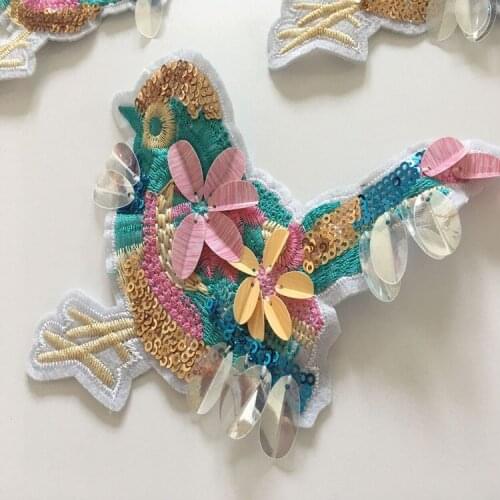 2 PC / Bird embroidery cloth stickers hand-sewn sequins personalized patches hole decals pattern clothes decoration accessories