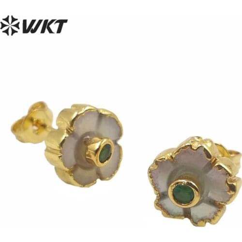 MPE026 Fashion Women Female Jewelry White Shell Ear Studs With Gold Metal Plated Flower Shape Gift Stud Earrings