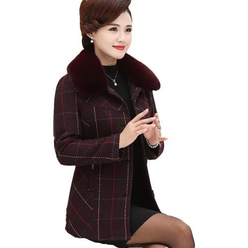 New winter plaid woolen trench coat Fine womens autumn woolen short coats plus size loose Fur collar Tops ladies overcoat