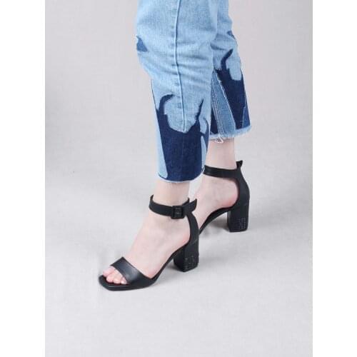 Womens Heeled Sandals Shoes Black Square High Heel Casual Casual Ankle Belt Shoes 2021