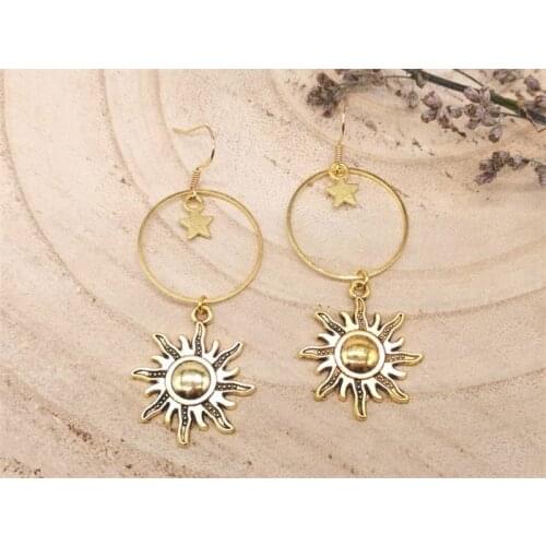 Sun And Star Earrings Witchy Dangle Earrings Sun Goddess Accessories Gold Celestial Earrings Gold Boho Dangle Earrings Sun Witch