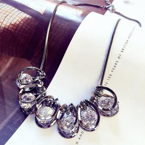 Cute Female White Zircon Pendant Necklace Charm Silver Color Necklace Trendy Bridal Round Crystal Wedding Necklace For Women