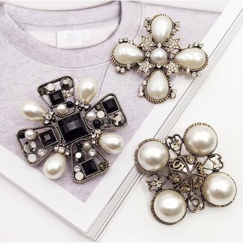 Retro Famous Luxury Brand Designer Brooch High Quality Big Pearl 5 Jewelry Brooches Pins Broach For Women Sweater Dress