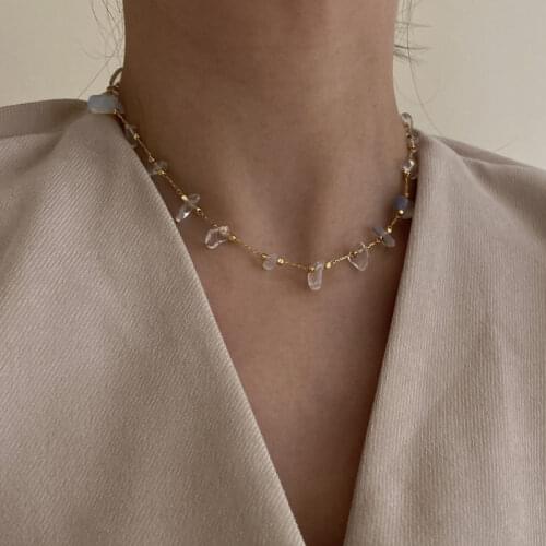 2 Style Natural Clear Stone Chokers Necklaces Hollow Chunky Circle Pendant Necklaces for Women Minimalist Irregular Necklace