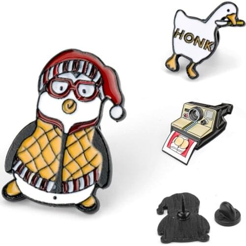 TV Friends Pins Joey Hugsy Penguin Brooch Enamel Pins Cartoon HONK Goose Vintage camera Shape Brooches Trinket Gift
