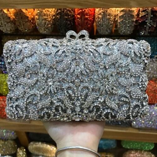 Luxury Crystal Women Evening Bag Fashion Diamond Rhinestone Wome Evening Bag Clutch Flower Pattern Wedding Party Shoulder Bag