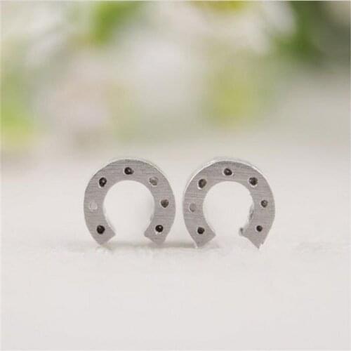 Fashion Horseshoe Stud Earrings Gold White Rose Three Color Optional