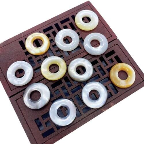 Natural Sea Shell Pendant Ring White Yellow Shell Necklace Pendant Carving Bracelet Jewelry Accessories Loose Beads Crafts 1pc