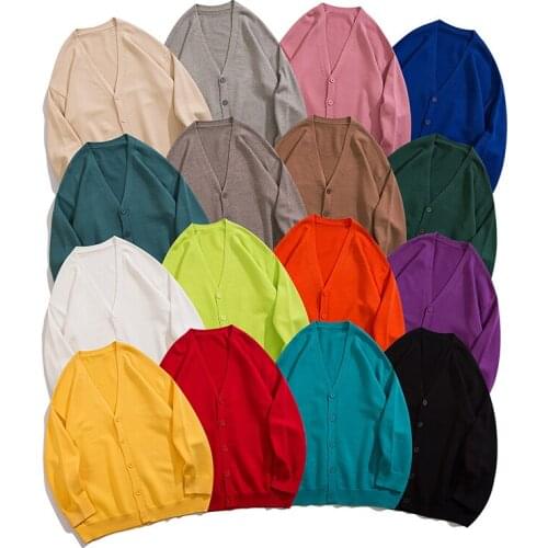 2021 Customized solid color spring sweater fashion Men V neck button Cardigan Sweaters maglioni