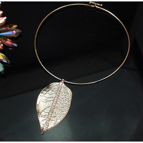 Metal Torques Chokers Necklaces For Women Big Leaf Rhinestone Alloy Big Collar Statement Necklace Party Jewelry UKMOC