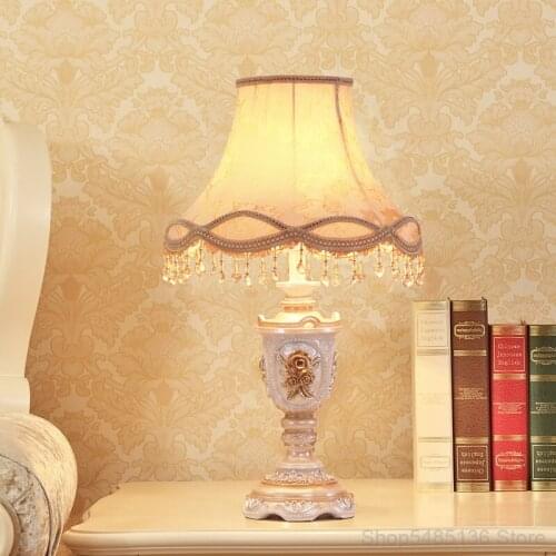 Nordic Table Lamp Bedroom Bedside Lamp Modern LED Resin Table Lamp Study Room Living Room Dining Table Home Decor Light Fixtures