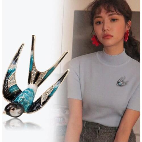 2021 Fashion Classic Enamel Flying Swallow Bird Brooch Pins for Women Animal Bird Broche Clothes Decorate Jewelry Gift
