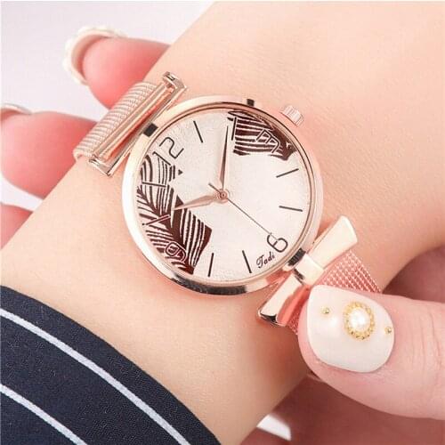 2020 new ladies simple INS style dial rose gold metal mesh belt quartz watch ladies luxury brand Geneva watch Chasy