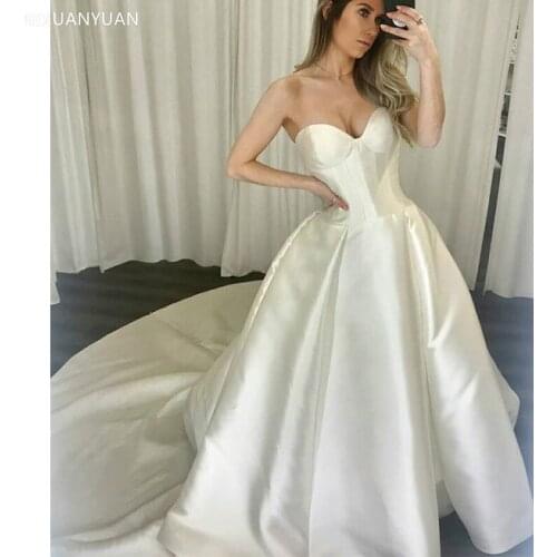2021 New A-line Wedding Dresses Sweetheart Korea Satin White Ivory Chapel Train Bridal Dress Custom Made Simple Robe De Mariee