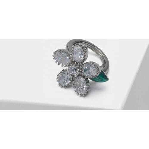 Amorita boutique Floral design for a stylish shiny ring