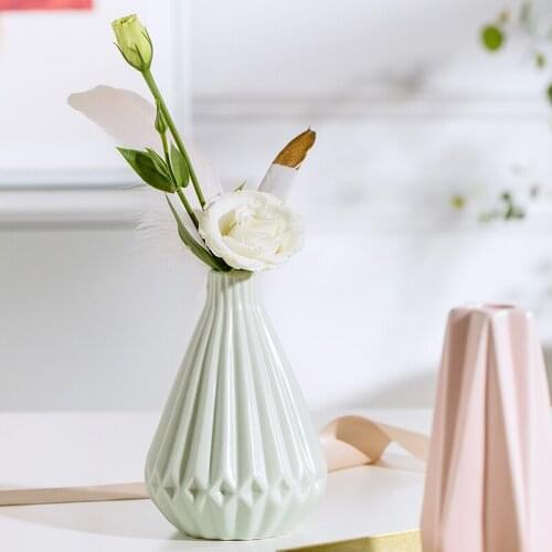 Living Room Origami Ceramic Nordic Style Home Decoration Ornament Home Decor Modern Ceramic Flower Vase Home Flower Arrangement