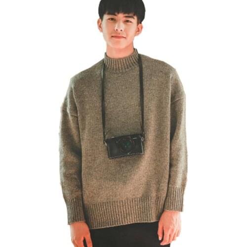 Autumn and winter Hong Kong style art mens sweater Korean version loose half-high-neck couple warm knitwear ins wind coat