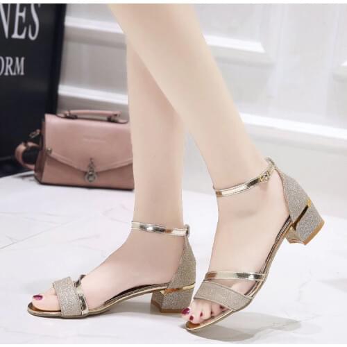 New sandals female 2019 summer Korean version of a wild word buckle student thick with large size sandals
