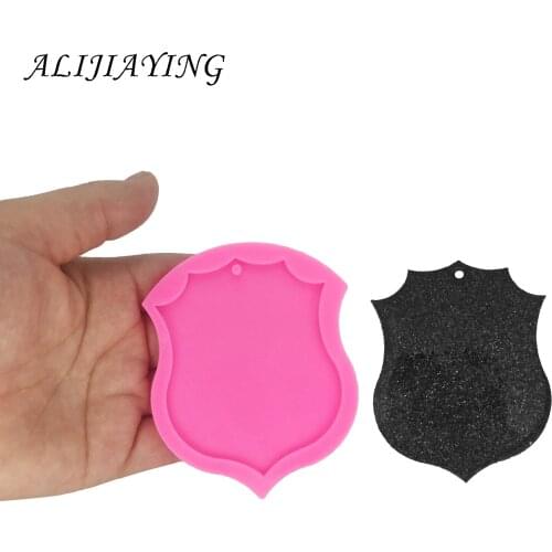 DIY Shiny Shield shape silicone mold for key chains with hole Pendant resin jewelry epoxy molds 3D crafts tools DY0069