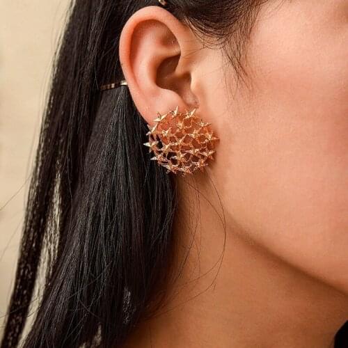 2020 New Retro Stars Shape Stud Earrings for Women Fashion Golden Color Ears Stud Hollow Out Vintage Female Jewelry