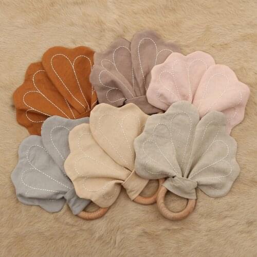 Baby Wooden Teether Embroidery Flowers Comforting Toys Wood Rodent Rattle Toys C5AF