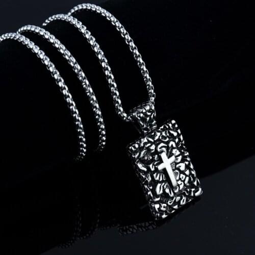 Vintage Carving Cross Pendant Necklace Mens Fashion Titanium Steel Pendant Necklace for Motorcycle Party Male Jewelry