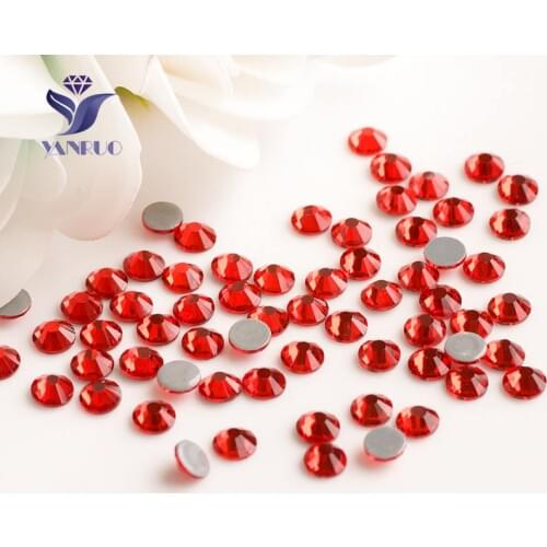 YANRUO 2058HF SS16 3.8-4.0mm Siam Iron On Strass Crystal Hotfix Rhinestones Cristal Heat Iron On Transfer Stones For Clothes
