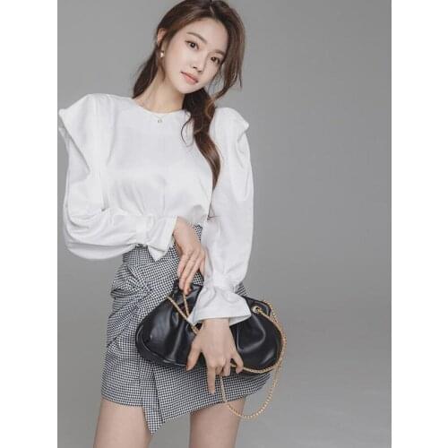 Runway Spring Womens White Simple O-Neck Puff Sleeve Blouse Top + High-waisted Fold Kinks Plaid Hakama Two Piece Set