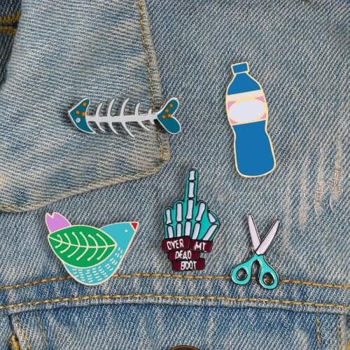 Creative Metal Enamel Brooches Scissors Fish Bones Bottle Gesture Rooster Blue Trendy Badge Pin Shirt Jackets Lapel Badges Pins