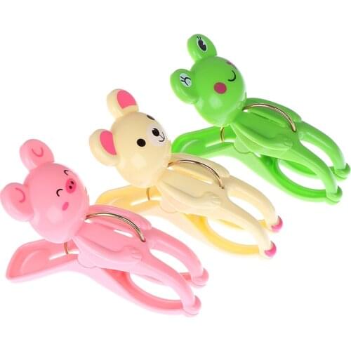 2Pcs Pig Frog Bear Plastic Clothes Pegs Clothespins Cute Beach Towel Clips Bed Sheet Handdoek Socks Windproof Laundry Pins