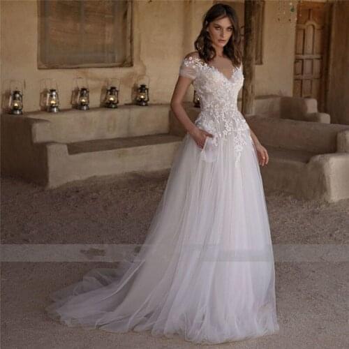 Sheer Lace Appliques Pleated Wedding Dress Tulle Court Train Buttons Back Bridal Gowns Spring Simple Vestidos De Mariage Formal