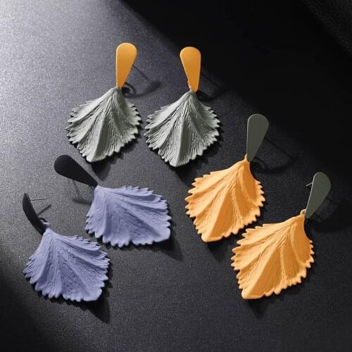 2020 New Long Dangle Alloy Leaves Earrings Party Jewelry Accessories Handmade Fashion Exaggeration Earrings for Women Earrings