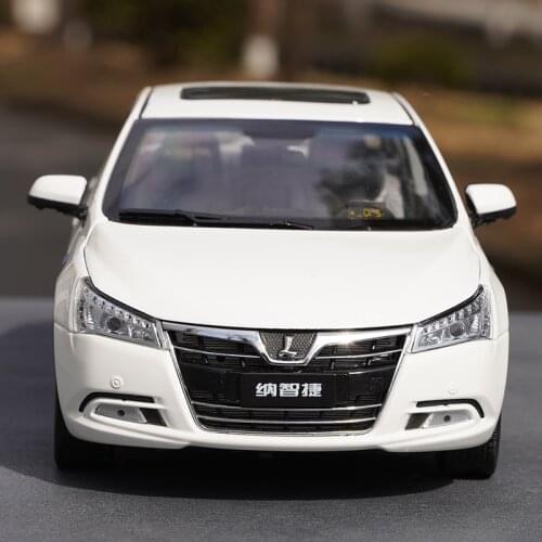 Original Factory Authentic White/purple1:18 Luxgen S5 Suv Diecast Off-road Car Model for Gift, Collection