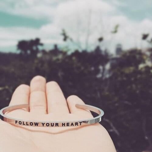 Somsoar Jewelry Mantra Bracelet with Meaningful words "FOLLOW YOUR HEART" Stainless Steel Cuff Bangle as Valentines Gift wholesa