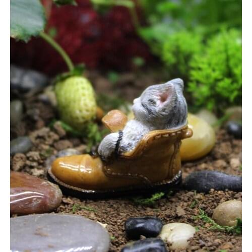 Mini Cat in A Boot Garden Resin Cute Figurine Ornament Fairy Garden Decor for Garden Home Decoration LI