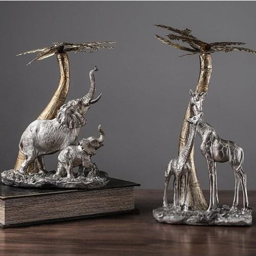 Home Decor Crafts A Pair Of Elephants And Giraffes Playing Under The Palm Tree Sculpture Desktop Ornament Figurine Resin Statue