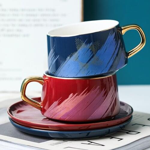 European Ceramic Tea Cup Set Gold Rim Big Royal Luxury Coffee Cup Saucer Spoon Set Vintage Simple Xicara Kitchen Supplies EB50BD