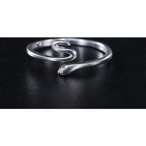 Lovely Snake Shape Open Adjustable Finger Ring for Women Simple Ring Fine Jewelry Girl Gift