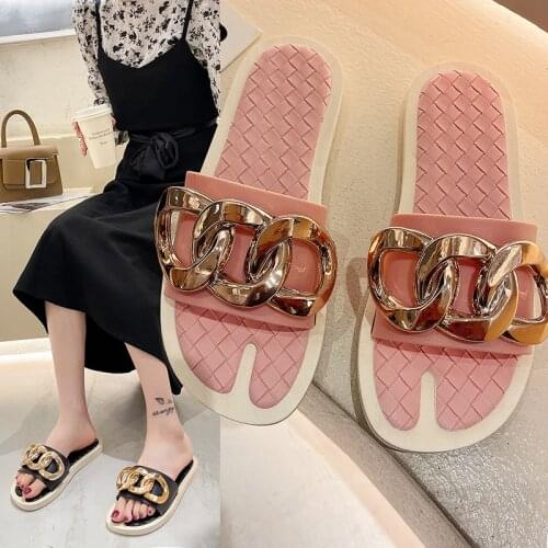 2021 Summer Womens Slippers Flat-soled Wear Fashion Chain Beach Shoes Sandels for Women Summer Flat Slippers for Women