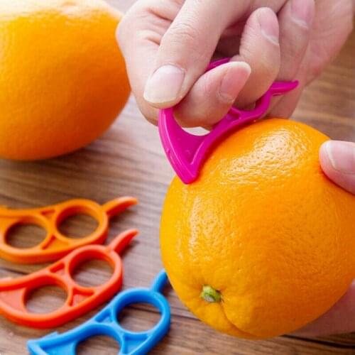 5pcs Orange Peeling Fruit Peeler Mini Plastic Pomegranate Lemons Orange Citrus Opener Peeler Remover Quickly Stripping Tools