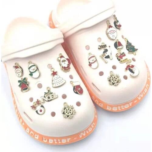18lot Cartoon Merry Christmas Present Shoe Charms Shoe Buckles Accessories Fit jibz For Croc Charms as promotional child gift