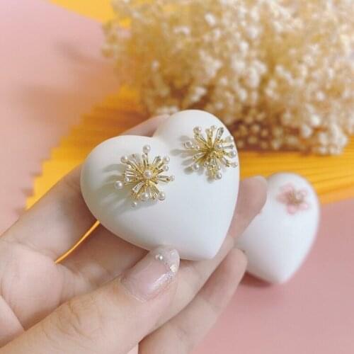 High Quality eart-shaped heart-shaped White Fabric Jewelry Earring Display Stand Ear Stud Holder Rack Storage Case