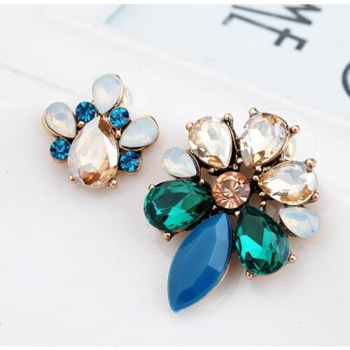 LUBOV Vintage Punk Style Fashion Flower Stud Earrings Golden Crystal Diamante Women Asymmetry Earrings Gifts for Girls Jewelry