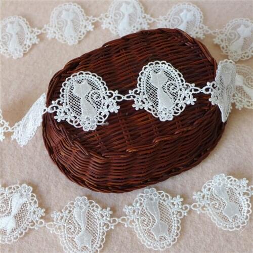 Free Shipping Lovely Cat Print White Venice/Venise Lace Fabric Trim Delicate Lace Ribbon Sewing Trims Lace Accessories