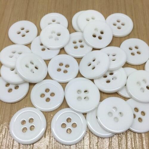 400pcs 15mm Black or White Resin Round 4 Holes Shirt Buttons For Clothing Scrapbooking Sewing Accessories 15XB