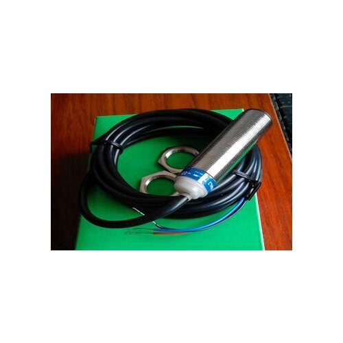 Free Shipping 2pcs/LOT NEW Switch XS618B1PAL2 inductive sensor DC three wire PNP normally open