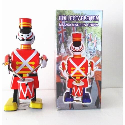 [Funny] Adult Collection Retro Wind up toy Metal Tin military band robot drummer Mechanical toy Clockwork toy figures kids gift