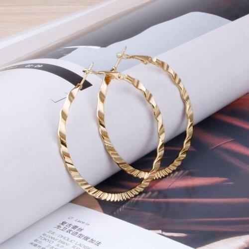 Hgflyxu Gold Color Round Big Hoop Earrings for Women Tendy Nice Shape Fashion Girl Earring Hot NEW Jewelry 2021
