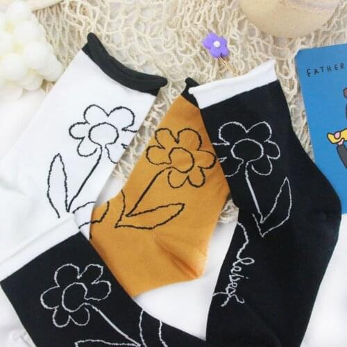 Black Retro Floral Curling Cotton Socks Women Girls Japanese Cartoon Jacquard Cute Socks Spring Summer Mid-Tube Flower Sokken